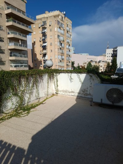 מציאה! קוטג' טורי  6.5 חדרים + יחידת סטודיו ברמת אפריים