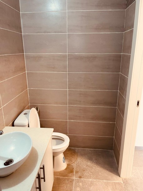 דירת 2.5 חדרים משופצת עם גינה להשכרה ברמת הרצל, נתניה-10