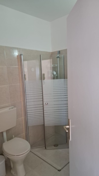 דירת 3 חדרים מרוהטת עם נוף לים להשכרה בברוך רם, נתניה