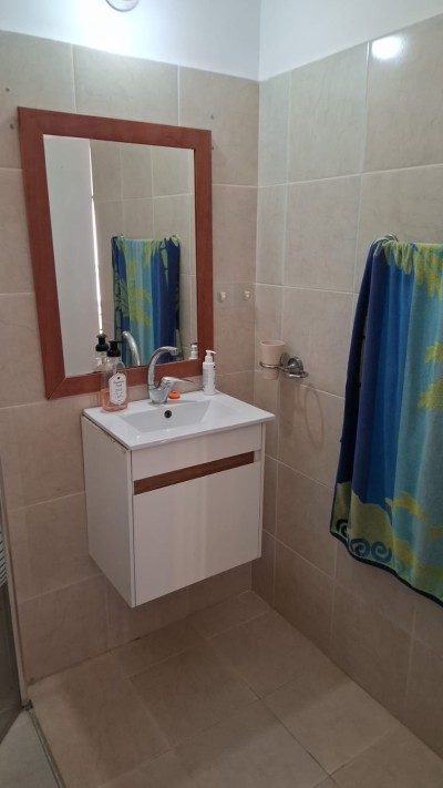 דירת 3 חדרים מרוהטת עם נוף לים להשכרה בברוך רם, נתניה