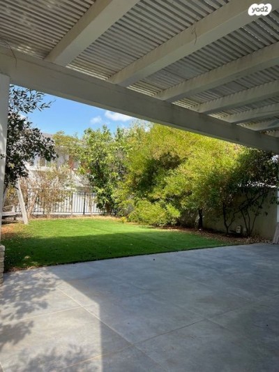 קוטג' 8 חדרים 280 בנוי מ"ר במרכז המושבה | אבן יהודה