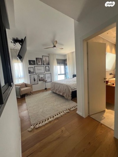 למכירה דירה 5 חד בנוף הטיילת נתניה