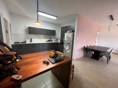 להשכרה דירה 5 חד בהבריגדה היהודית נתניה