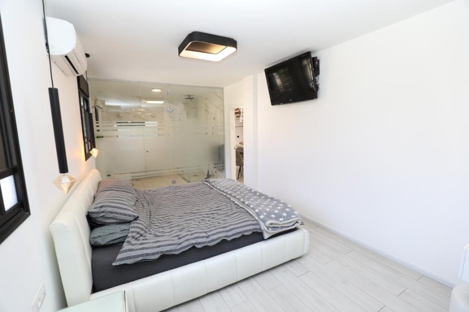 דופלקס 6 חדרים 200 מ"ר ברמת אפרים | גינה | נתניה-3