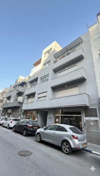 למכירה מתווך !! רחוב החלוצים.-1