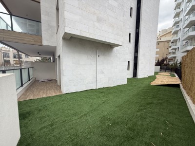 למכירה דירת גן 3 חד בראשון לציון נתניה