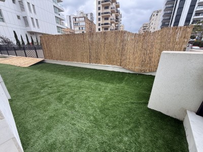 למכירה דירת גן 3 חד בראשון לציון נתניה