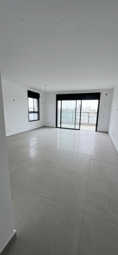 להשכרה דירה 3 חד בסמילנסקי נתניה