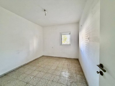 למכירה דירה 4 חד בעמנואל מול 18 נתניה