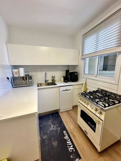 למכירה דירה 3 חד בדרך ההגנה תל אביב-יפו