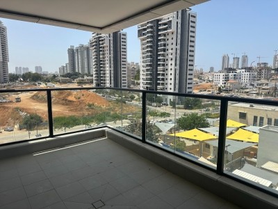 למכירה דירת 5חד שכונת רמת אפרים, נתניה