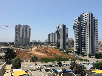 למכירה דירת 5חד שכונת רמת אפרים, נתניה