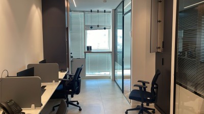 🔥 ירידת מחיר! משרד מפואר במגדל החלוצים | 54 מ"ר | מרכז נתניה