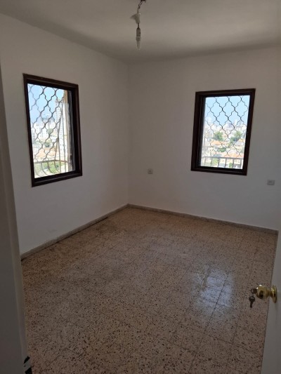 להשכרה ברחוב הארי דירת 4 חד