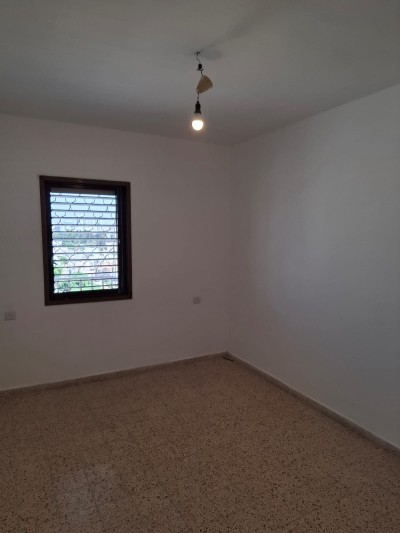 להשכרה ברחוב הארי דירת 4 חד