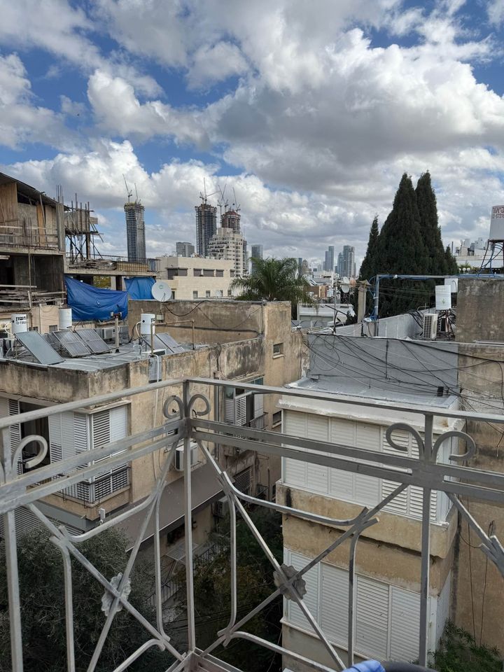 🏠 דירת 2 חדרים משופצת למכירה בצפון הישן של תל אביב | בן יהודה פינת בן גוריון