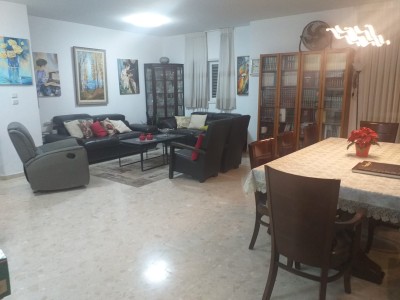 דירת 7 חדרים | 160 מ"ר ביהודה לוי | מרפסת וחניה במרכז נתניה