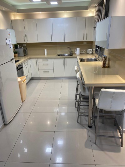 דירת 5 חדרים 137 מ"ר בקפלנסקי | מרפסת סוכה וחנייה | נתניה