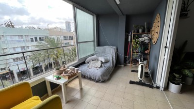 להשכרה !! רחוב: אבן גירול במיקום ליד בזל.