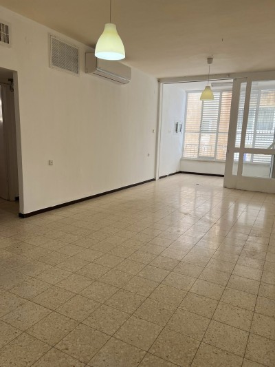 דירת 3 חדרים 85 מ"ר ברמז נתניה | מעלית וחנייה