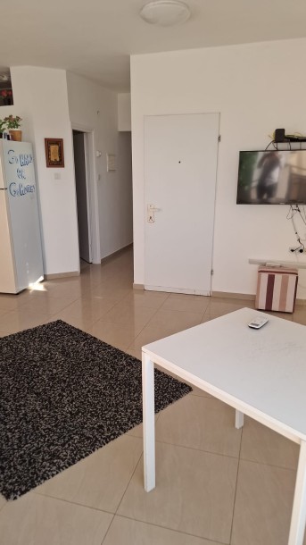 דירת 3 חדרים מרוהטת עם נוף לים להשכרה בברוך רם, נתניה-2