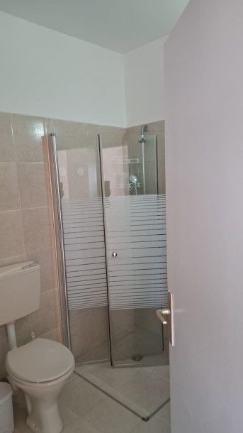 דירת 3 חדרים מרוהטת עם נוף לים להשכרה בברוך רם, נתניה-5