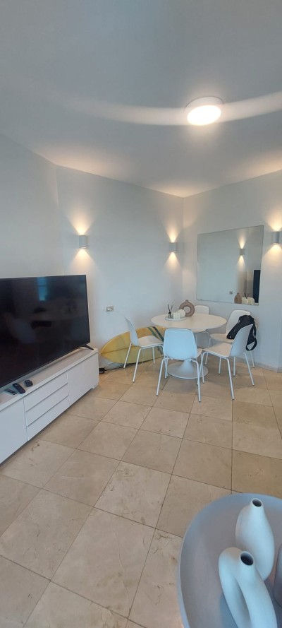 דירת 3 חדרים 76 מ"ר בטרומפלדור | קו ראשון לים | ת"א