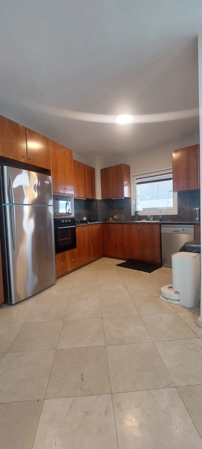 דירת 3 חדרים 76 מ"ר בטרומפלדור | קו ראשון לים | ת"א