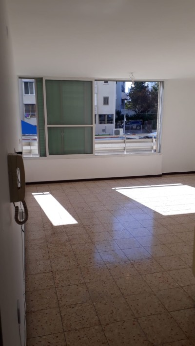 דירת 3-4 חדרים 93 מ"ר בשמואל הנציב | מעלית | נתניה