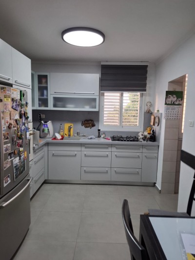 דירת 3 חדרים 76 מ"ר משופצת | ממ"ד ומרפסת | ותיקים נתניה