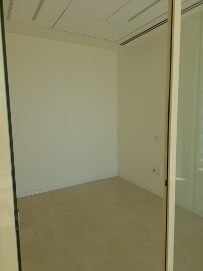 משרד 4 חדרים 99 מ"ר בחלוצים | מעלית וחנייה | נתניה