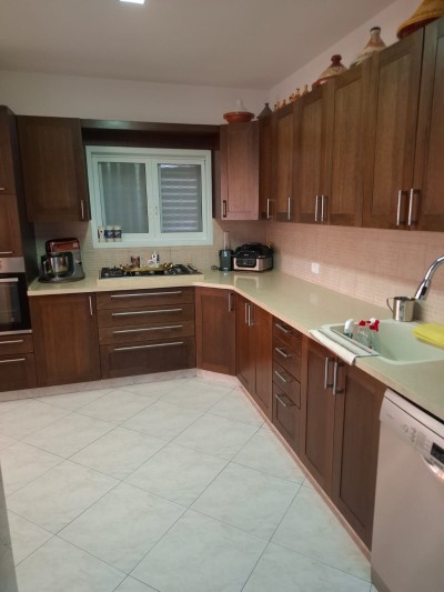 פנטהאוז 5 חדרים 171 מ"ר בפתח תקווה | מרפסת סוכה | נתניה