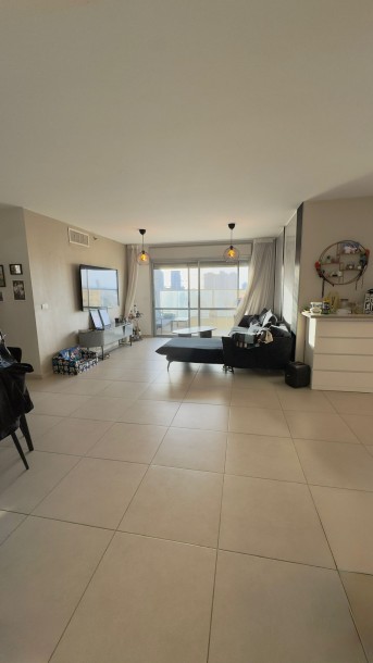 דירת 4 חדרים 120 מ"ר בהקליר | מיוחדת | נתניה-1