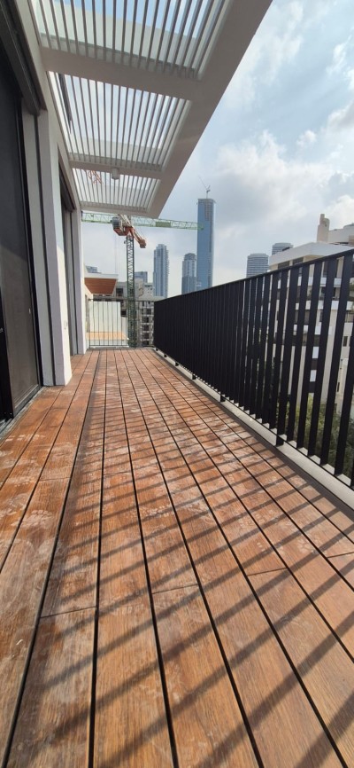 ברחוב זכרון יעקב