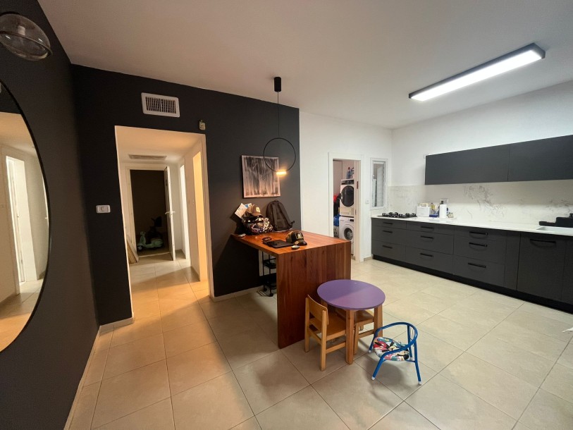 דירת 5 חדרים 150 מ"ר | מרחק הליכה לים | הבריגדה היהודית נתניה-1