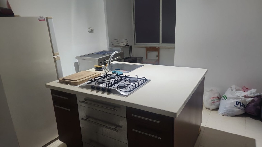 דירת 3 חדרים 100 מ"ר בשדרות ח"ן | סלון ענק | נתניה-0