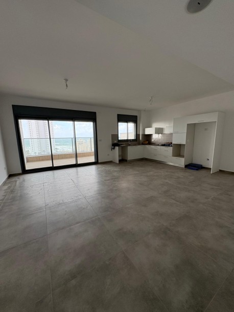 דירת 5 חדרים 130 מ"ר בפרויקט הצוק | נוף לים | נתניה-0