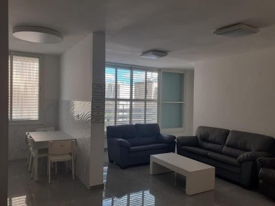 דירת 4 חדרים ביהודה הלוי | משופצת | נתניה-0