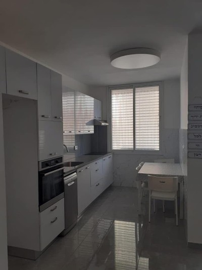 דירת 4 חדרים ביהודה הלוי | משופצת | נתניה-2