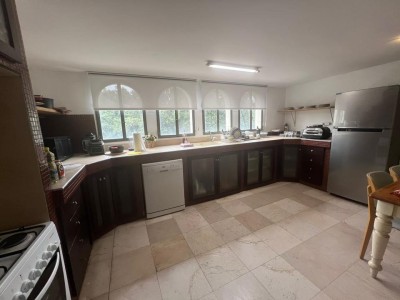 להשכרה מתווך !! שדרות בן ציון – בבניין לשימור, סמוך להבימה-1