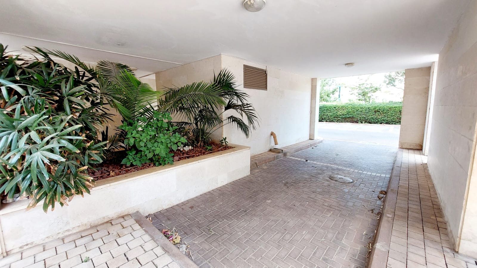 דירת 4.5 חדרים להשכרה 110 מ"ר | מעלית וחנייה | נתניה