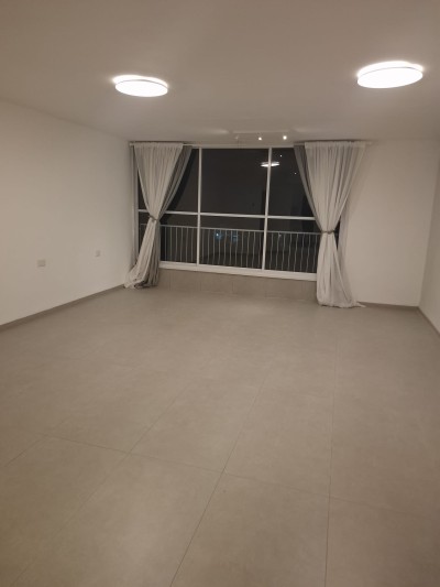 דירת 4 חדרים משופצת בצפון נתניה