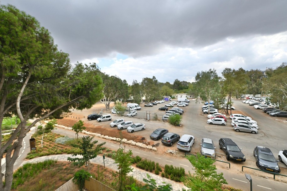 למכירה מתווך !!!  במגדל יוקרתי ברמת גן!-7