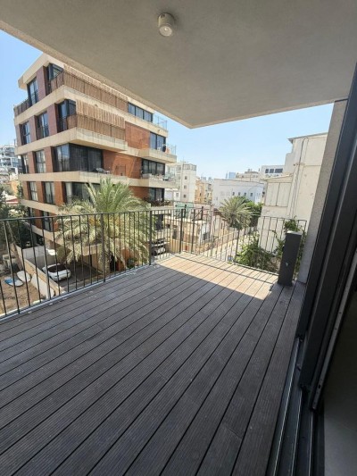 להשכרה דירה 3 חד בהירקון תל אביב