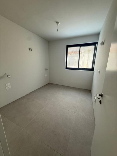 להשכרה דירה 3 חד בהירקון תל אביב