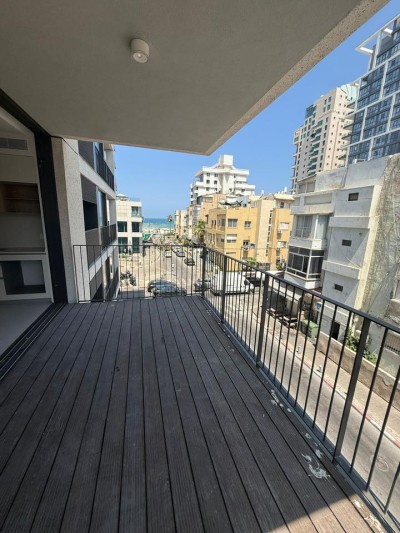 להשכרה דירה 3 חד בהירקון תל אביב