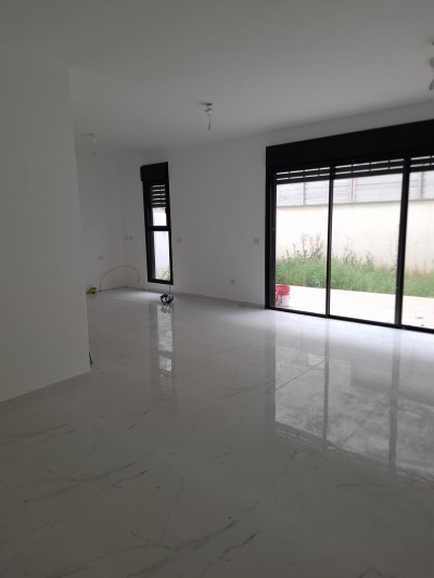 למכירה דירת גן 4 חד ברמת אפריים נתניה