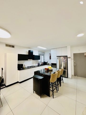 למכירה דירה 4 חד בדיזנגוף נתניה