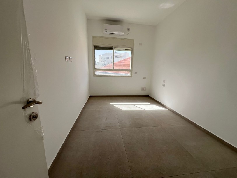 להשכרה מתווך !! רחוב סירקין.-8