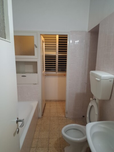 למכירה דירה 3 חד בבן יהודה נתניה